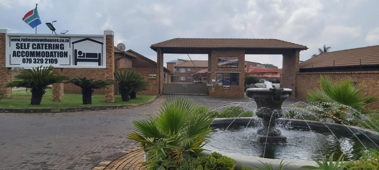 Rudman Townhouses Self-Catering Accommodation Boksburg Ngoại thất bức ảnh